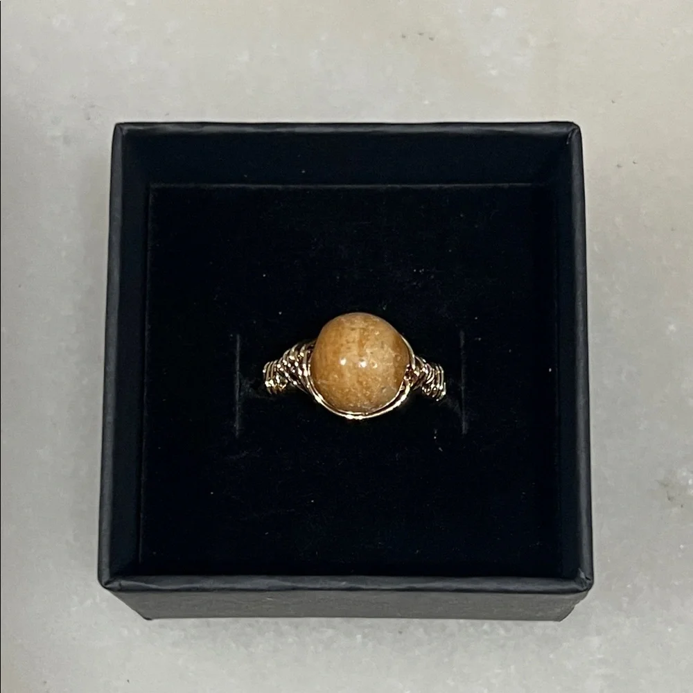 Elegant Gold and Brown Jasper Stone Ring